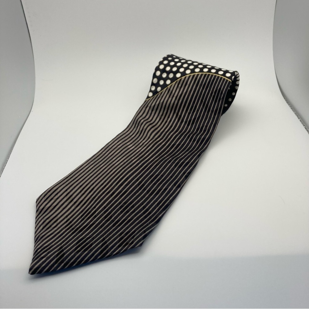 Sophisticated Black and White Geometric Tie‎